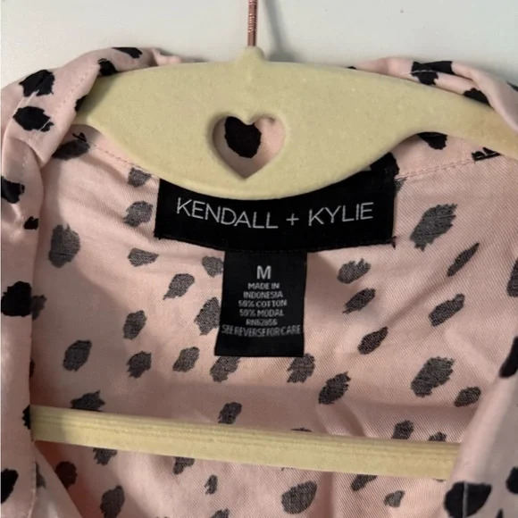 Kendall + Kylie button-down pink animal print shirt blouse cotton modal size M - Picture 3 of 4